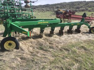 John Deere 995 7 Bottom Plow